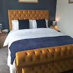 Oliver Wests Beautiful 1 Bedroom Retreat
