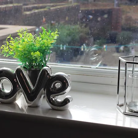 Oliver Wests Beautiful 1 Bedroom Retreat *