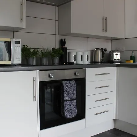 Oliver Wests Beautiful 1 Bedroom Retreat 아파트