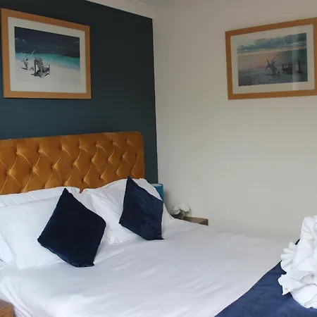 Oliver Wests Beautiful 1 Bedroom Retreat