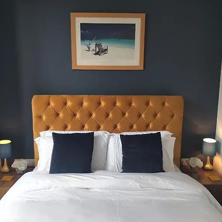 דירה Oliver Wests Beautiful 1 Bedroom Retreat *