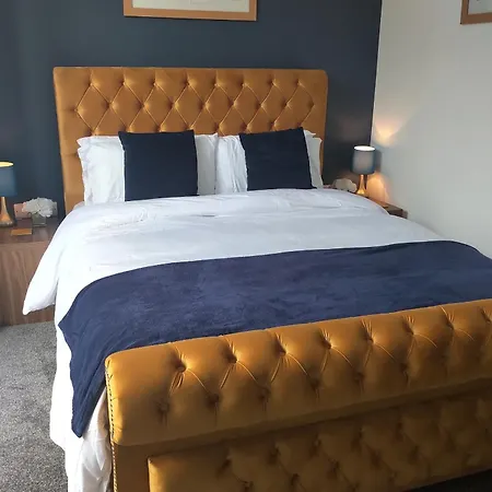 Oliver Wests Beautiful 1 Bedroom Retreat