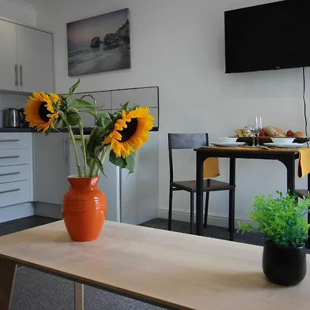 Apartament Oliver Wests Beautiful 1 Bedroom Retreat *