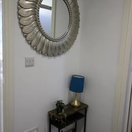 Oliver Wests Beautiful 1 Bedroom Retreat דירה סקארבורו