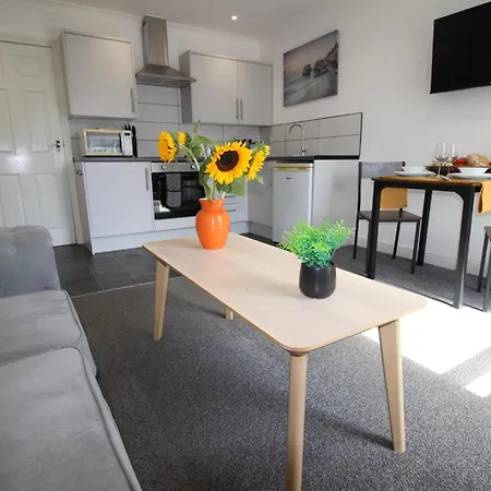 Oliver Wests Beautiful 1 Bedroom Retreat Scarborough