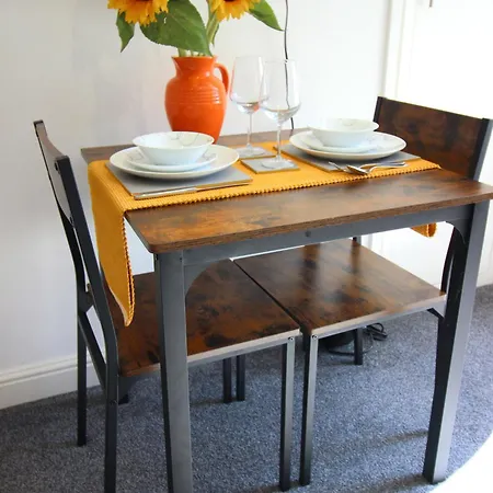 דירה Oliver Wests Beautiful 1 Bedroom Retreat *