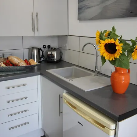 Oliver Wests Beautiful 1 Bedroom Retreat דירה סקארבורו