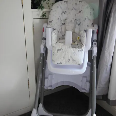 דירה Oliver Wests Beautiful 1 Bedroom Retreat *
