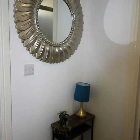 Oliver Wests Beautiful 1 Bedroom Retreat דירה סקארבורו