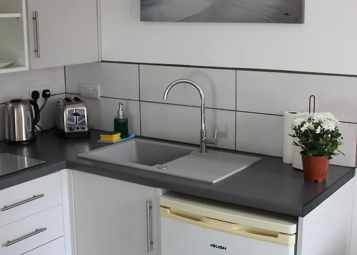 Oliver Wests Beautiful 1 Bedroom Retreat Scarborough